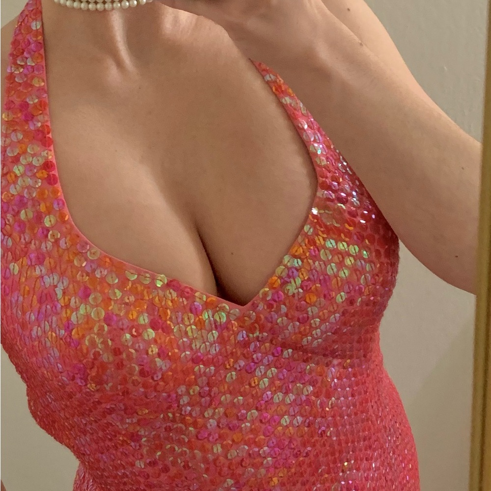 ✨☁️💕90s Hot Pink Sequined Barbie Gown💕☁️✨ - Picture 3 of 6